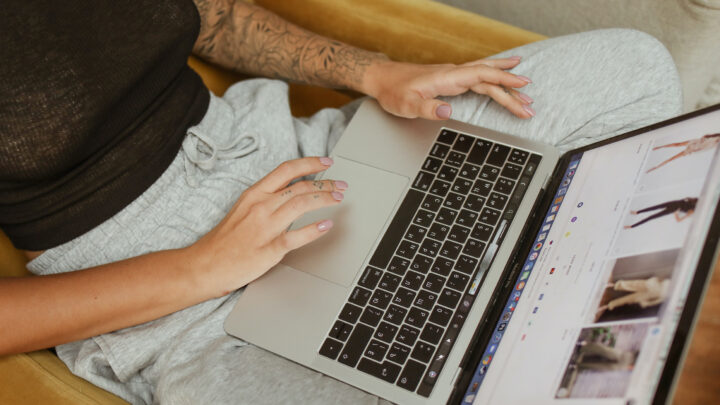 Woman on computer shopping on an e-commerce site.